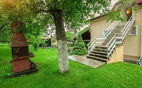 Giga Apartment